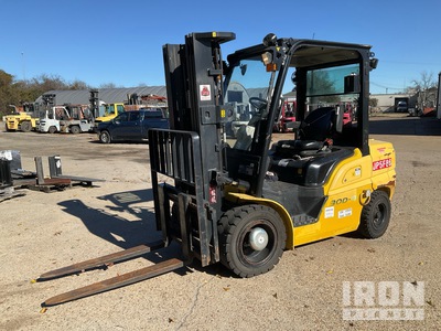 2015 Hyundai 30D-9 5590 lb Pneumatic Tire フォークリフト