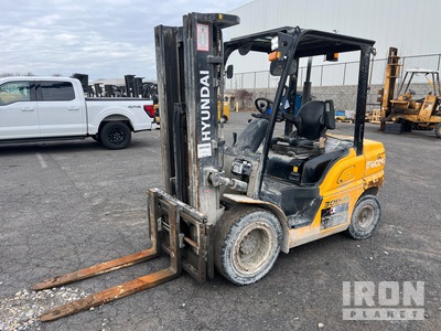 2018 Hyundai 30D-9 5890 lb Pneumatic Tire Forklift