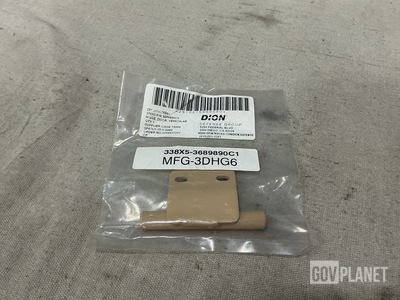 (52) Dixon 3689890C1 Vehicular Door Hinges