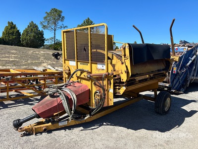 2001 Haybuster 2620 6 ft 6 in x 6 ft S/A Hydraulic Bale Processor