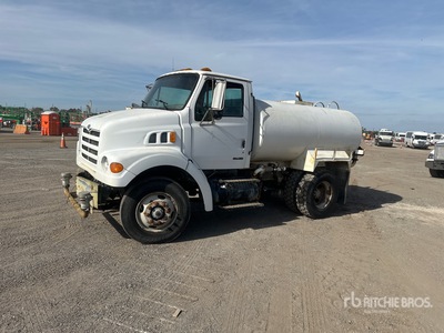 2000 Sterling L7500 4x2 Wassertank-Lkw