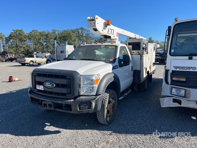 ETI ETT29SNT 29 ft on 2012 Ford F-450 4x4 Camion nacelle