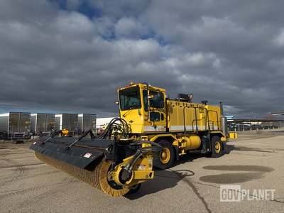 2006 Oshkosh HB2718 Sweeper Truck