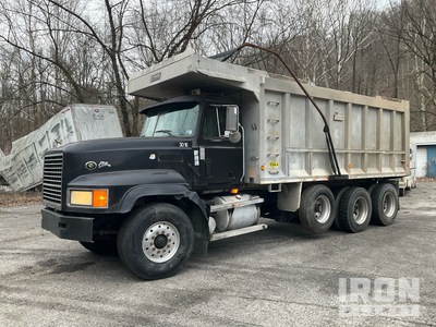 2000 Mack CL713 8x4 Tri/A Dump Truck