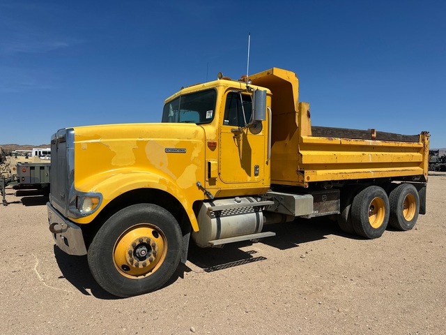 2000 International 9900I Dump Truck 2000 International 9900I Dump Truck