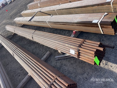 Quantity of (61) 1 5/8 in OD Blk Schedule 40 x 21 ft Steel Tubo