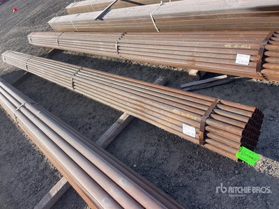 Quantity of (61) 1 5/8 in OD Blk Schedule 40 x 21 ft Steel Tubo