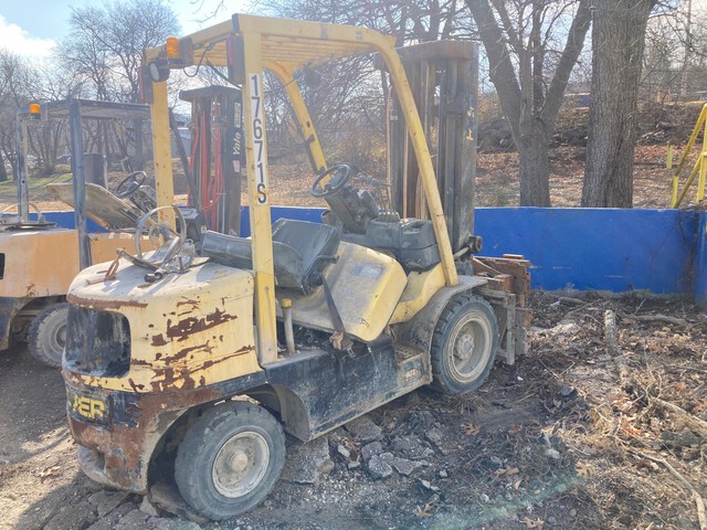 Hyster Pneumatic Tire Forklift (Inoperable)