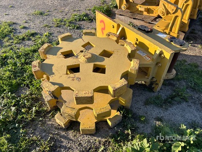 Cat 24 in Verdichtungsrad für Bagger