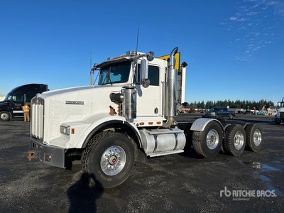 1994 Kenworth T800 8x4 تراكتور شاحنة (ثلاثي المحور)