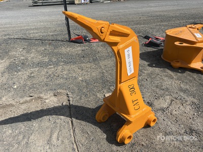GIYI Excavator Ripper - Fits Cat 303 (Unused)