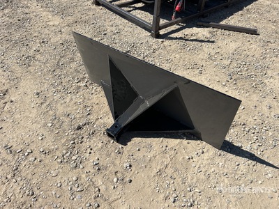 2026 GIYI GY-HMP40 Skid Steer Hitch Receiver (Unused)