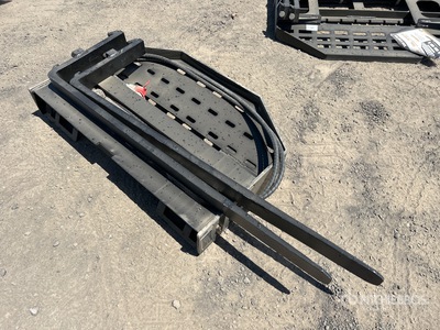 2026 GIYI GY-SF60 1500 mm Skid Steer Forks (Unused)