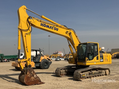 2021 Komatsu PC220-8M0 Tracked Excavator