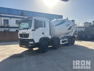 2025 XCMG SLM4000S 8x4 Twin-Steer Mixer Truck