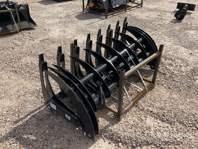 2026 GIYI CLG72 Skid Steer Grapple (Unused)