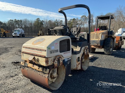 2000 Ingersoll Rand DD-24 Compacteur à double bille (Inoperable)