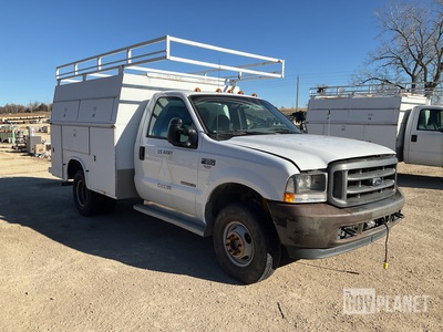 2002 Ford F-350 Super Duty 4x4 Utility Truck