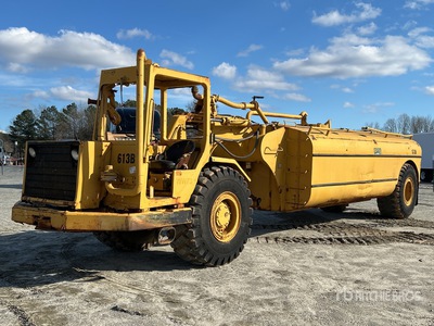 1984 Cat 613B 5000 gal Citerne à eau