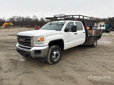 2015 GMC 3500HD 4x2 Crew Cab Flatbed Truck