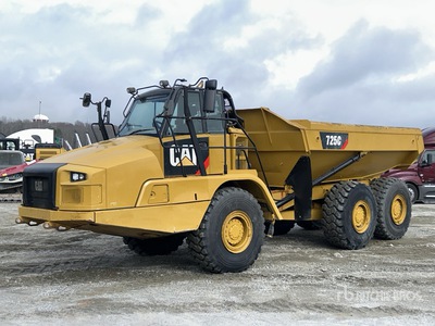 2015 Cat 725C Knickgelenkter Muldenkipper