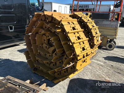 Quantity of (2) 26 in U/C Rails and Pads Accessorio per apripista cingolato - Fits Cat D8R