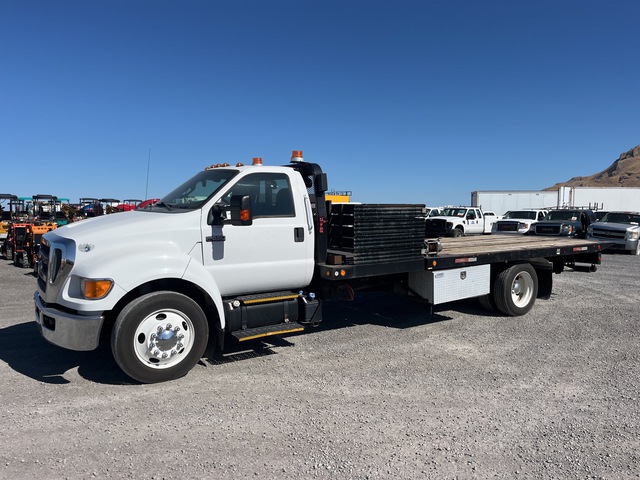 2015 Ford F-650 4x2 Rollback Truck