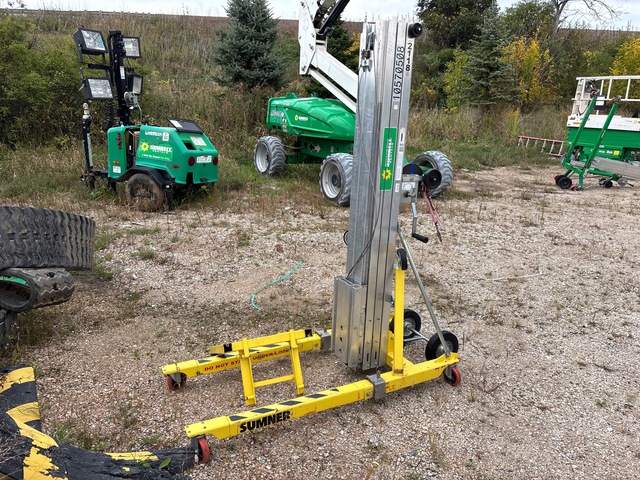 2022 Sumner 2118 Material Hoist