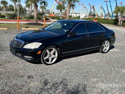 2011 Mercedes-Benz S550 Automobile