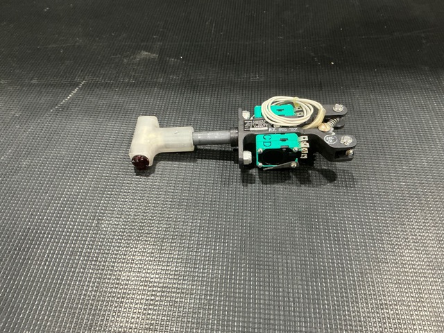 Avionic Products E855M7-5 Push-Pull Switch