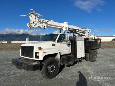 2001 Terex Telelect Commander 4047 on 2001 GMC 4x2 Crew Cab Digger Derrick Truck