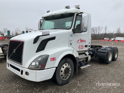 2016 Volvo VNL 6x4 T/A Day Cab Truck Tractor