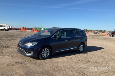 2019 Chrysler Pacifica Touring L Minivan