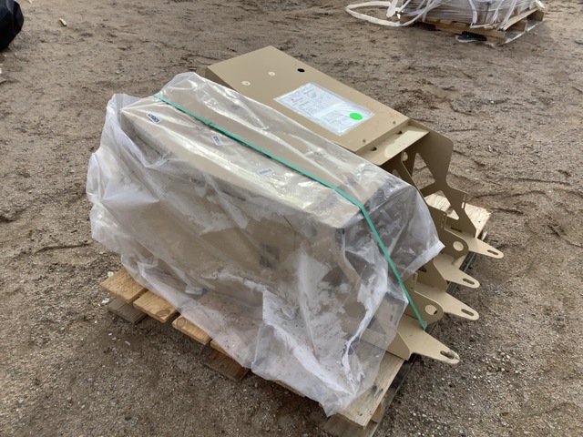 (2) Navistar Defense 3824737C93 Right Hand Rear Tail Brackets