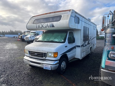 2003 Tioga M24D Motor Home