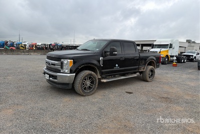 2017 Ford F-250 XLT 4x4 Crew Cab Pickup