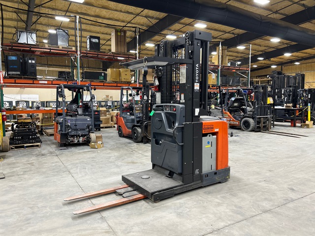 2020 Toyota 8BPUE15 3000 lb Order Picker