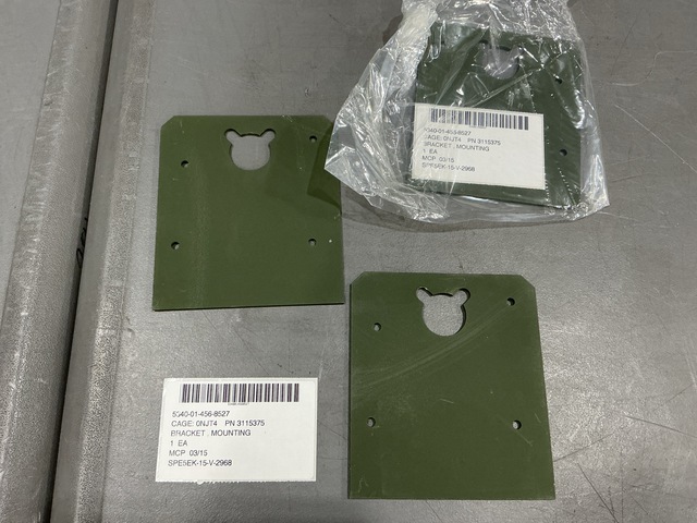 (32) Ruta Supplies 3115375 Mounting Brackets