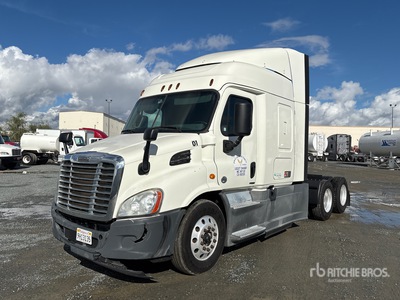 2018 Freightliner Cascadia 113 6x4 T/A Sleeper Truck Tractor