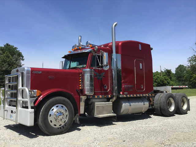 2001 Peterbilt 379 T/A Sleeper Truck Tractor