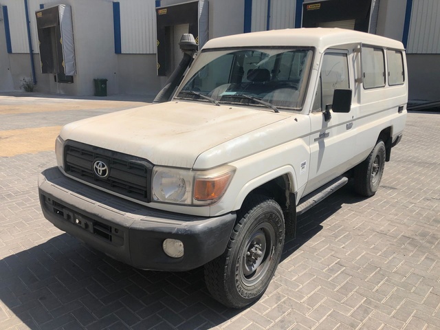 2013 (unverified) Toyota Land Cruiser 78 SUV 2013 (unverified) Toyota Land Cruiser 78 SUV