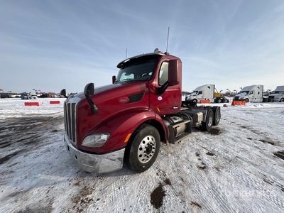 2018 Peterbilt 579 6x2 T/A Day Cab Truck Tractor