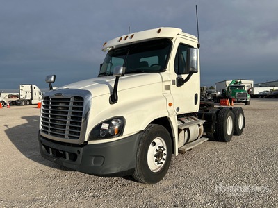 2016 Freightliner Cascadia 125 6x4 トラックトラクター（T/A）