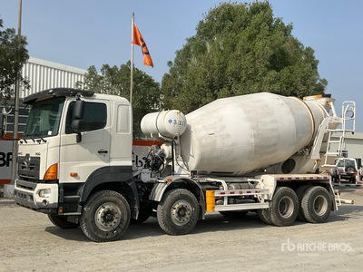 2021 Hino 700 - YC2310FY2PU5 8x4 Twin-Steer Camion mélangeur