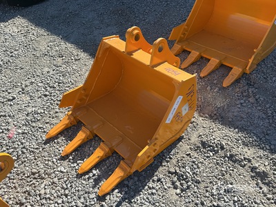 2026 GIYI 24 in Digging Excavator Bucket - Fits Cat 303 (Unused)