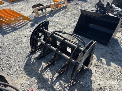 2026 GIYI GY-MCLG60 44 in Log Mini Skid Steer Grapple (Unused)