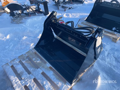 2025 GIYI GY-XKH39 38 in Multi-Purpose Mini Skid Steer Bucket (Unused)