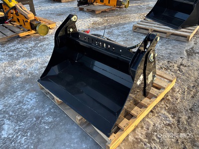 2025 GIYI GY-XKH39 Multi-Purpose Mini Skid Steer Bucket (Unused)