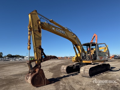 2006 John Deere 200C LC 油圧ショベル (Inoperable)