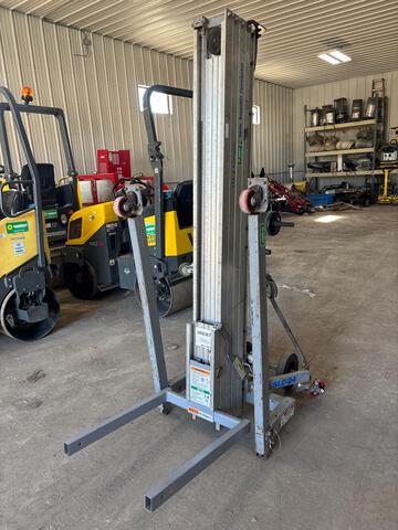 2016 Genie SLC24 Material Hoist